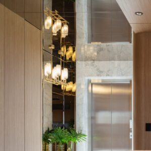 pendente em selenita rocha natural aver design- Hampton Line aver design folheado ouro