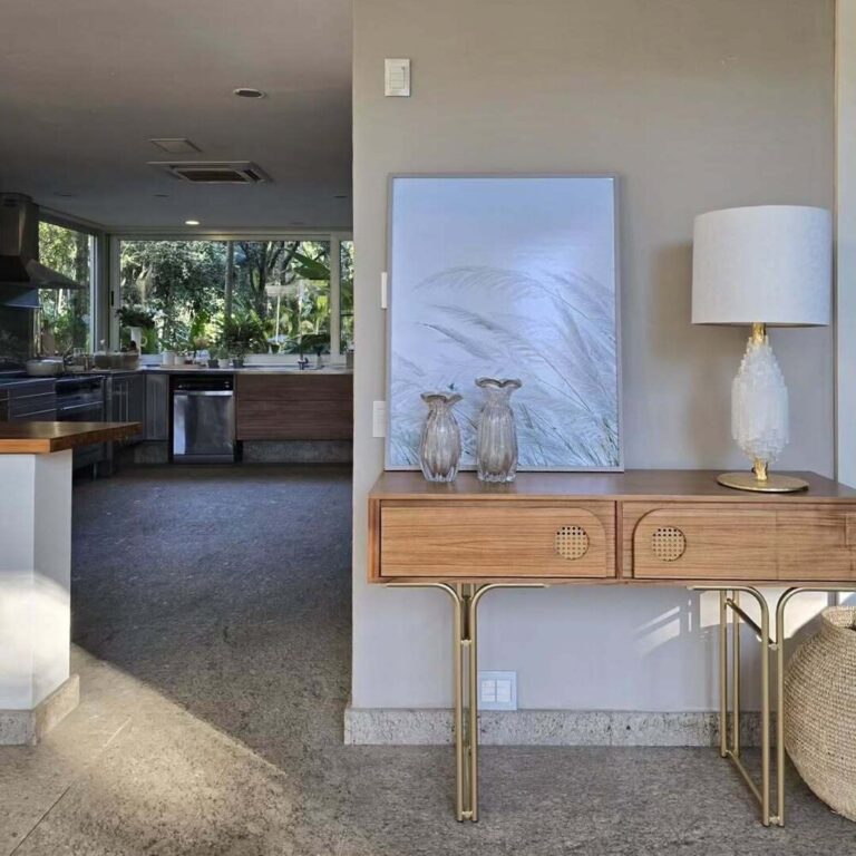 abajur hampton table em selenita folheado ouro folheado ouro envelhecido aver design aver metais