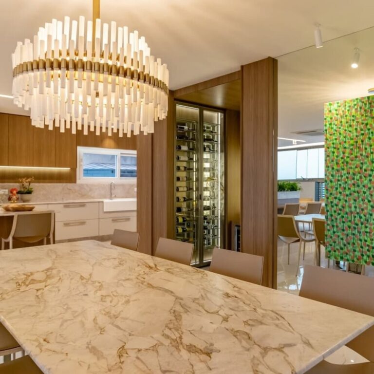 pendente em rocha natural selenita folheado ouro aver design aver metais, middleton pendente