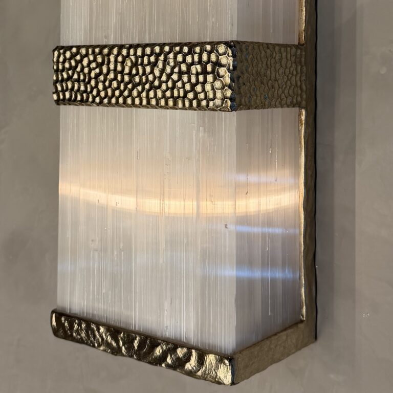 arandela martina wall III aver desing. arandela martina wall III aver metais. arandela com cristal seleinita.
